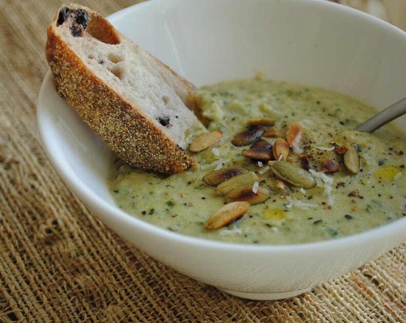 Puree soup with pumpkin seeds and garlic in the diet of people who want to eliminate parasites